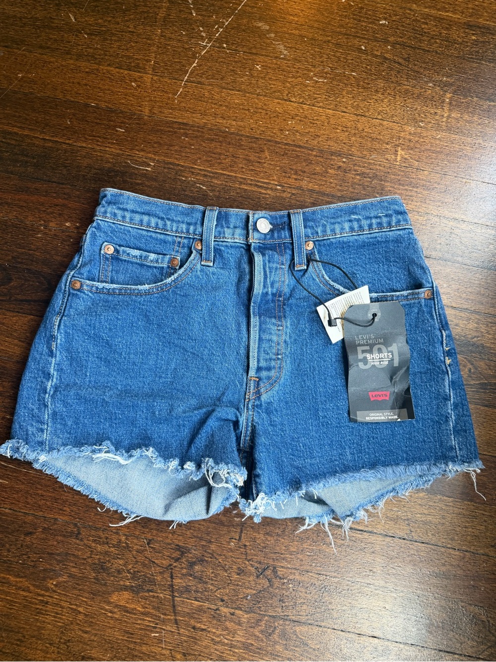 Levi’s Premium 501 High Rise Denim Shorts Size 26 NWT Raw Hem